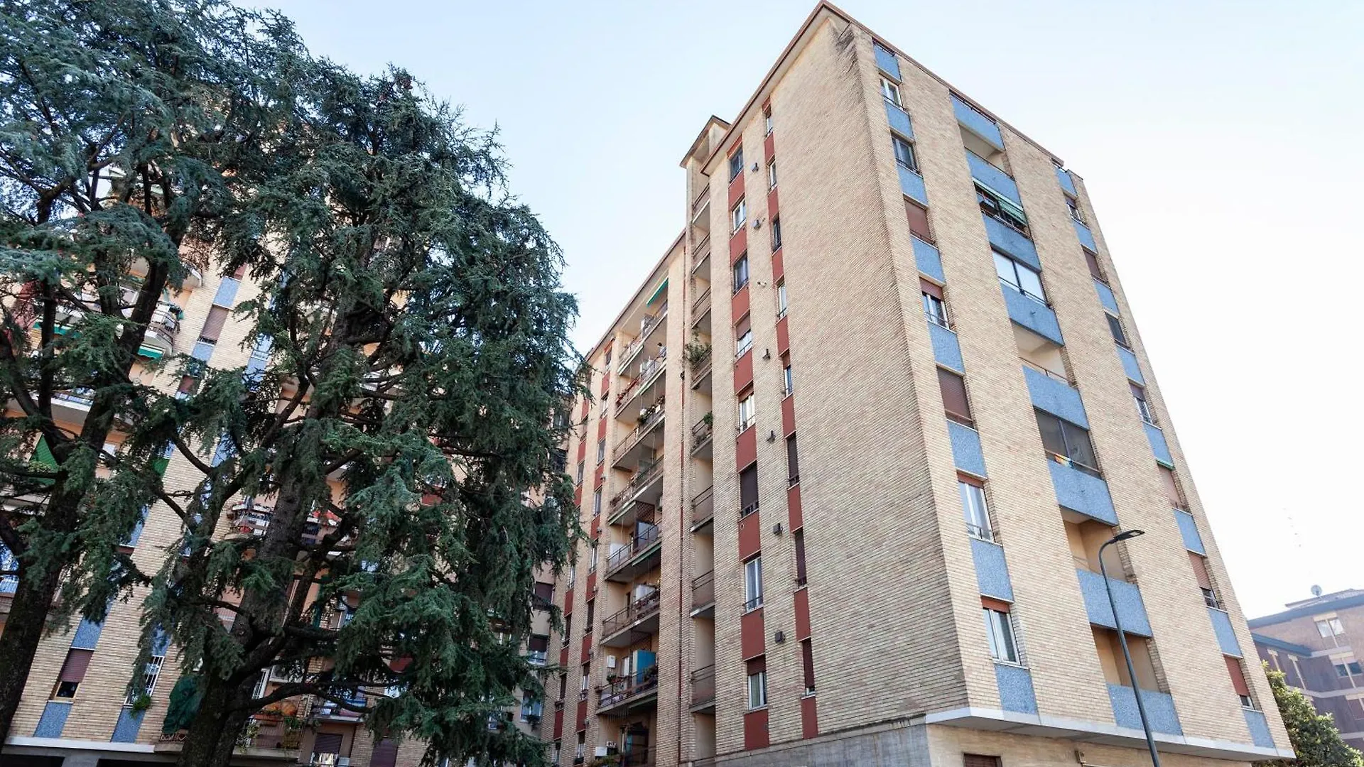 Two Spacious Bedrooms 1 Minute To Metro Stop Milan Italy