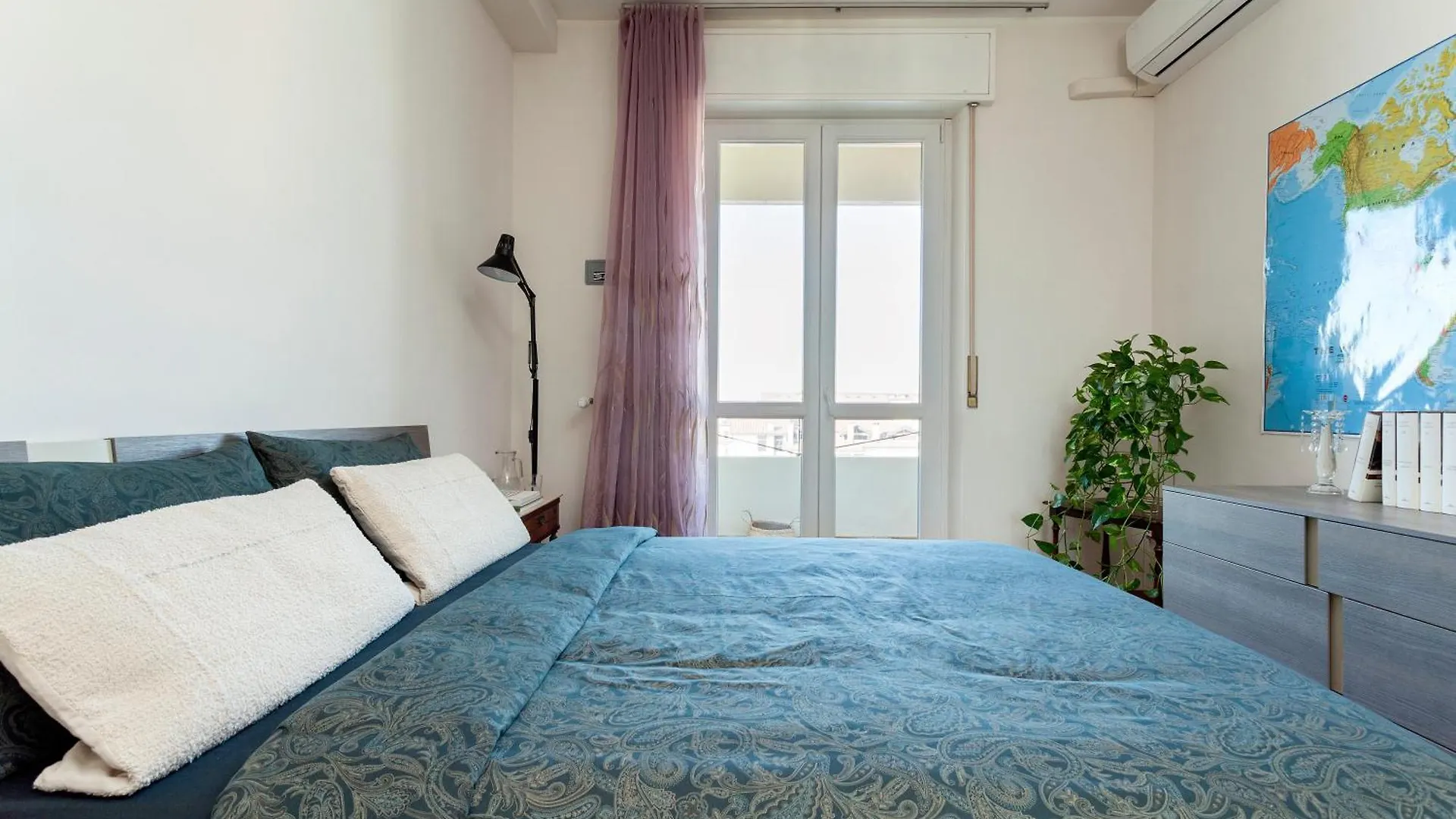 Two Spacious Bedrooms 1 Minute To Metro Stop Milan 0*,  Italy
