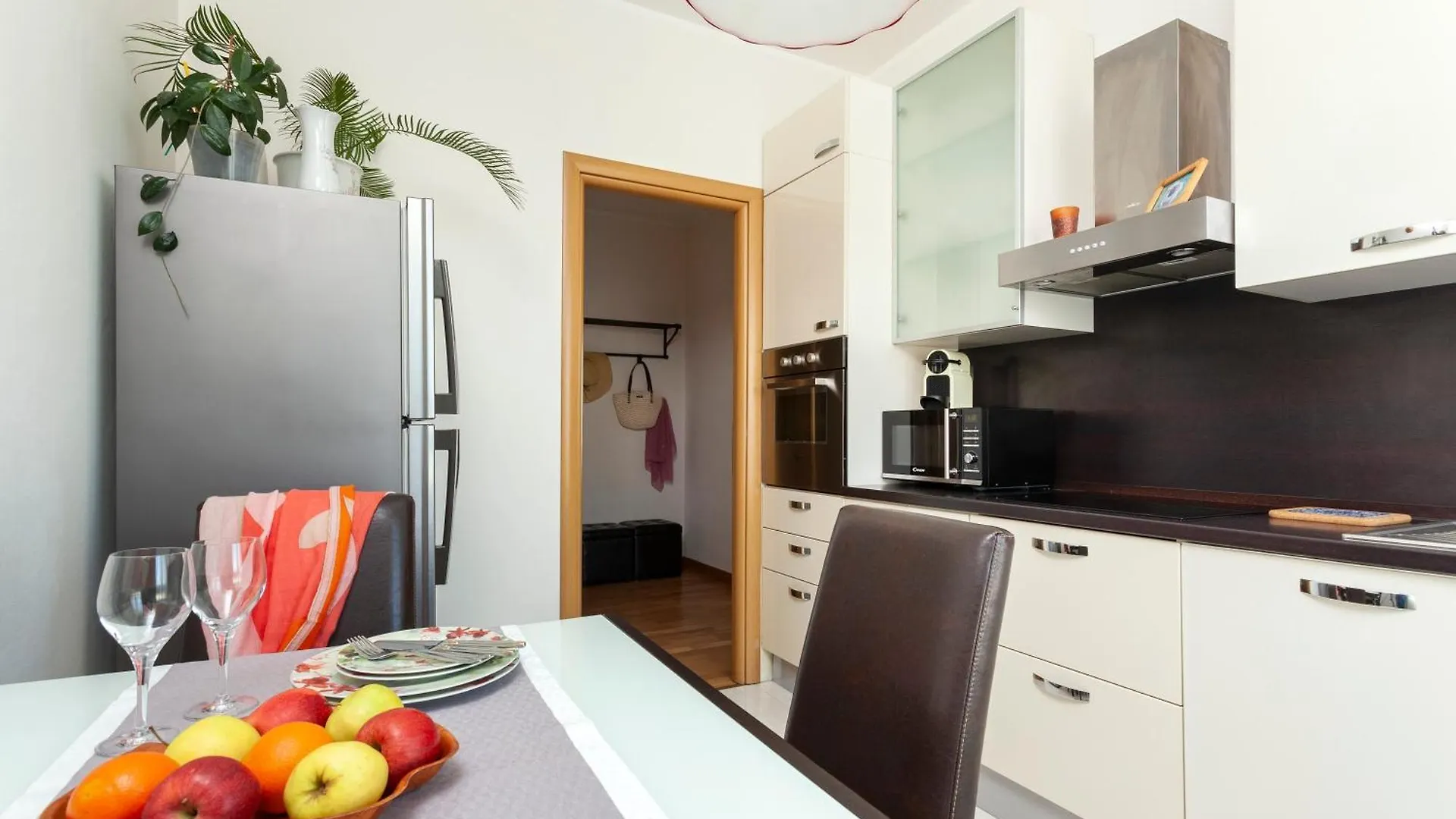 Two Spacious Bedrooms 1 Minute To Metro Stop Milan 0*,