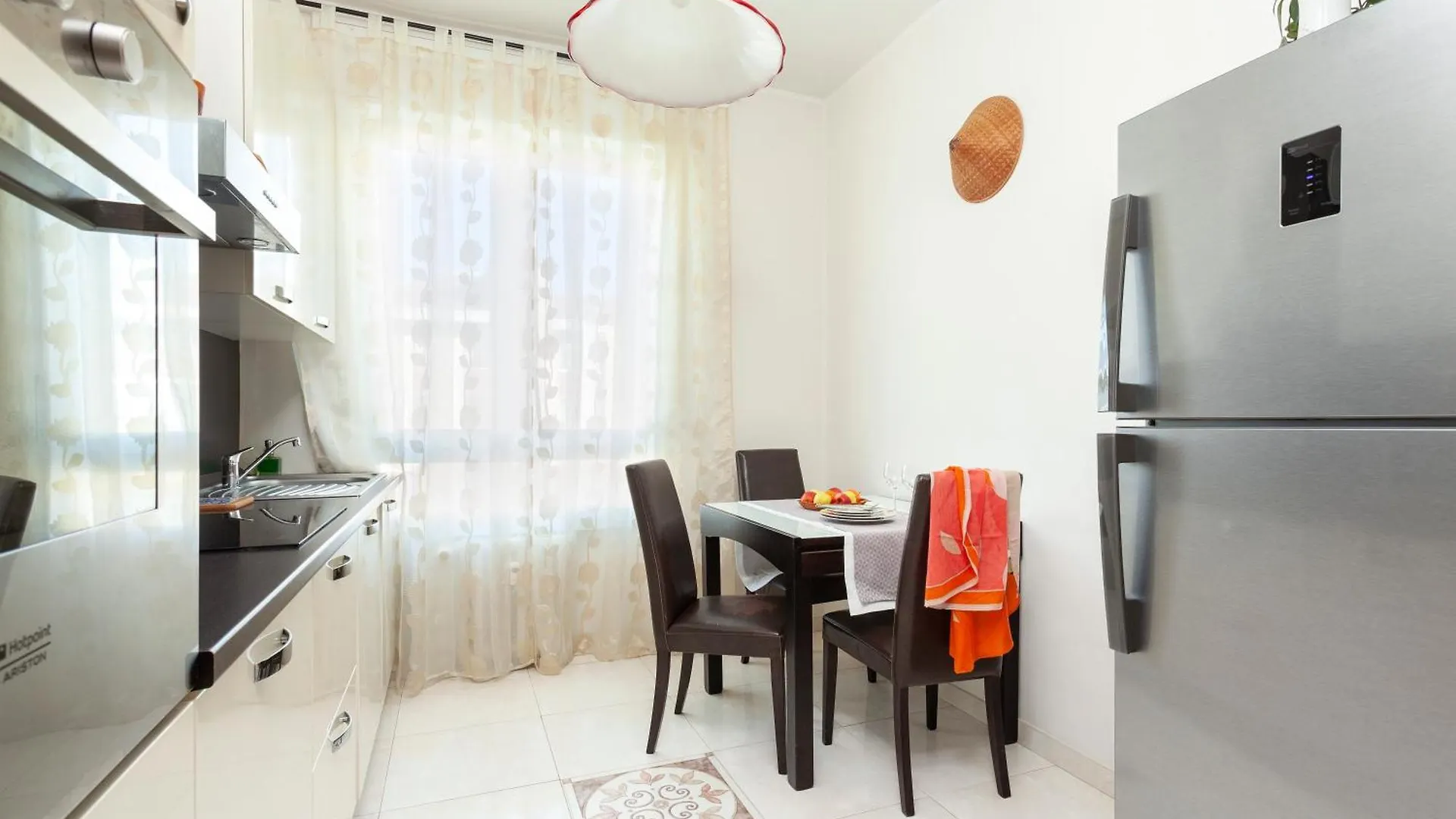 Two Spacious Bedrooms 1 Minute To Metro Stop Milan