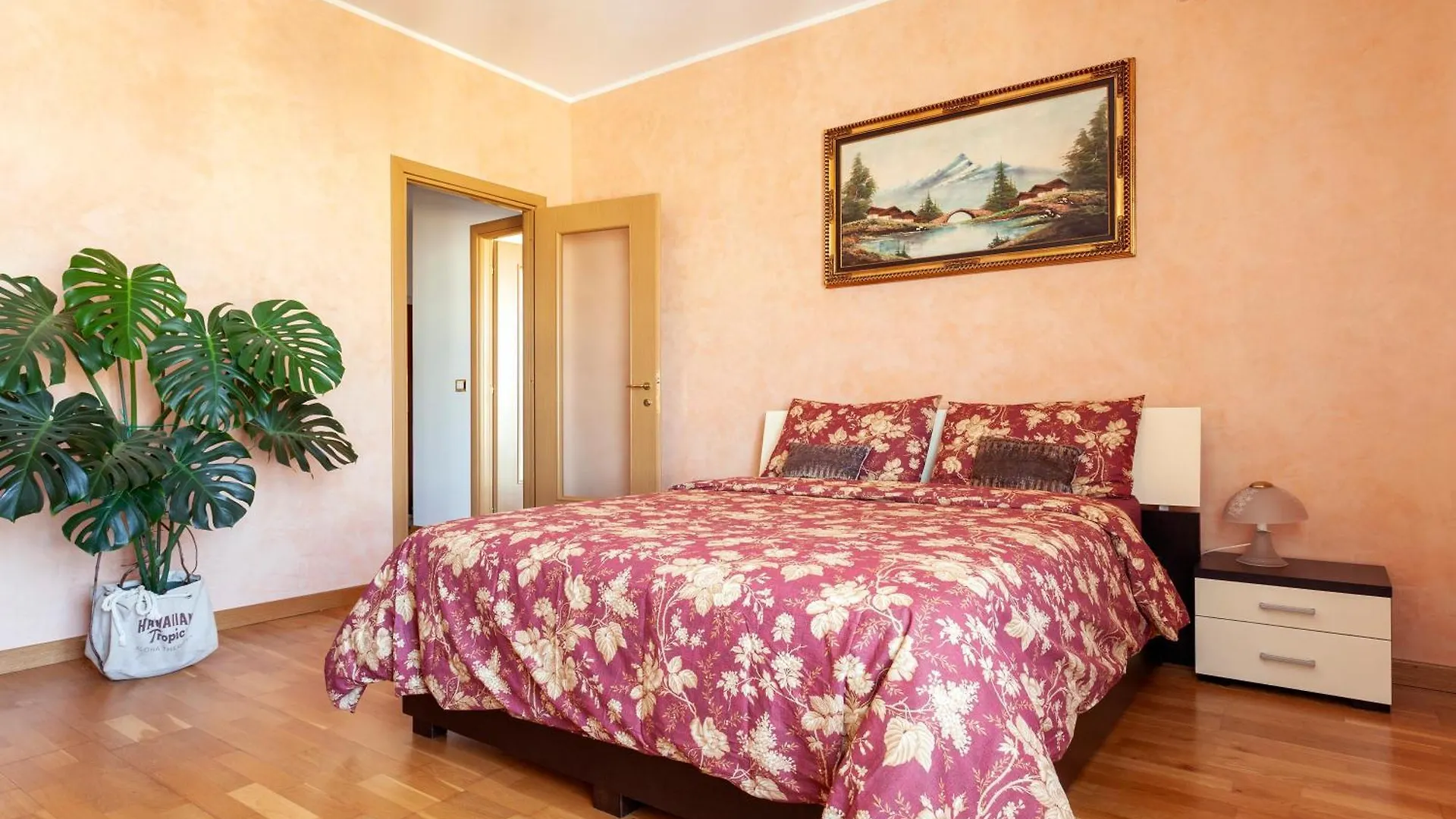 Apartment Two Spacious Bedrooms 1 Minute To Metro Stop Milan