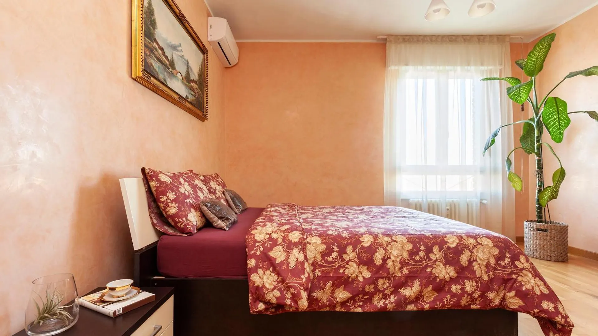 Apartment Two Spacious Bedrooms 1 Minute To Metro Stop Milan