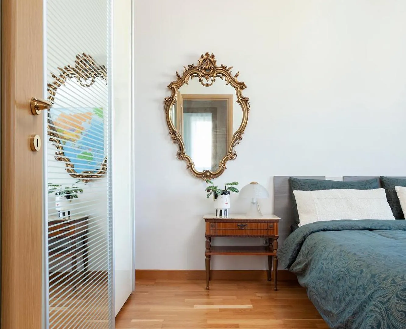 Two Spacious Bedrooms 1 Minute To Metro Stop Milano İtalya